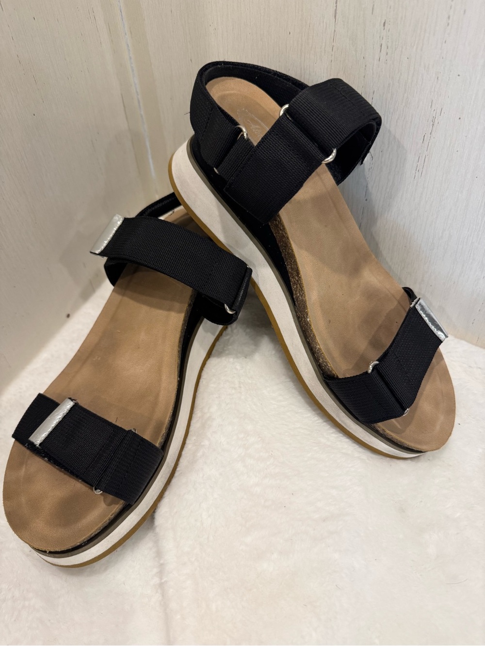Women's Black silver Buckle Platform Sandals with Adjustable Straps Size 10